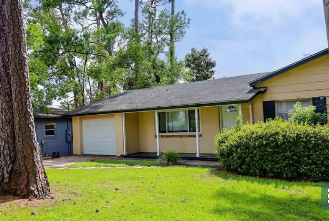 3 bed, 1100 sqft, $1,850 — Photo 1