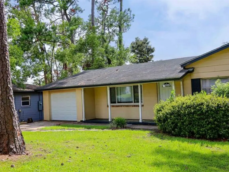 418 Fairbanks Dr