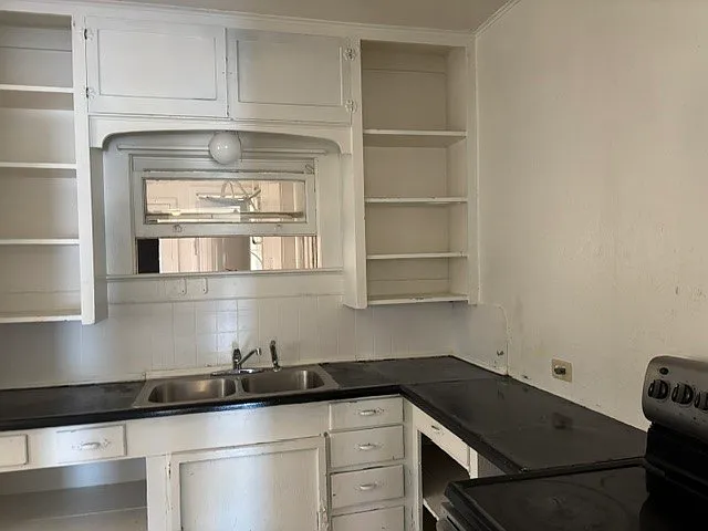 3 bed, 1.0 bath, 1500 sqft, $1,200 — Photo 3