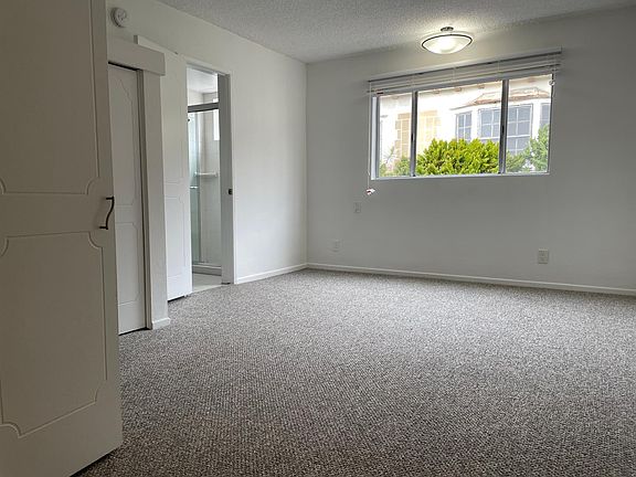 5th image of 2250 N Beachwood Dr APT 105
