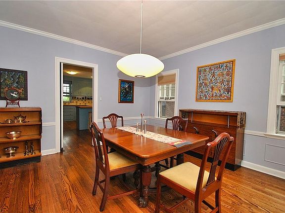 4th image of 2312 Delaware Dr