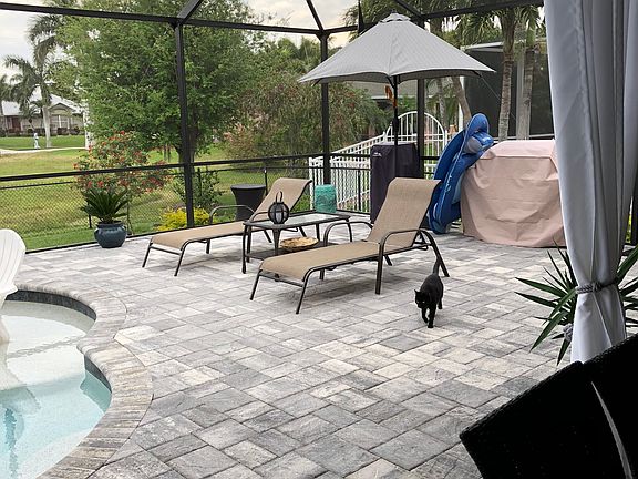 2nd image of 2558 SW 27th Ave
