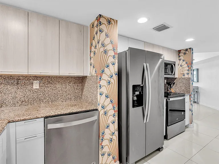 825 Brickell Bay Dr #2048 — Photo 9