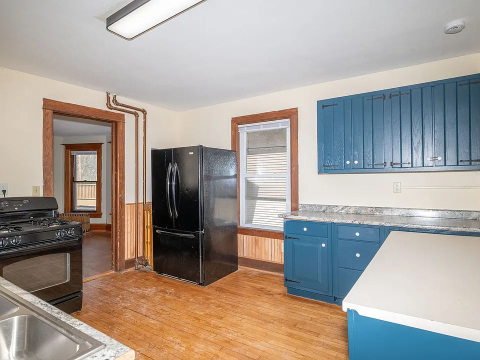 405-407 W Main St
