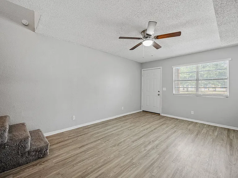 Breezeway Townhomes — Photo 17