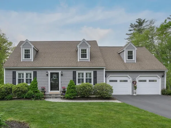 16 Camelot Drive, Manchester, NH 03104