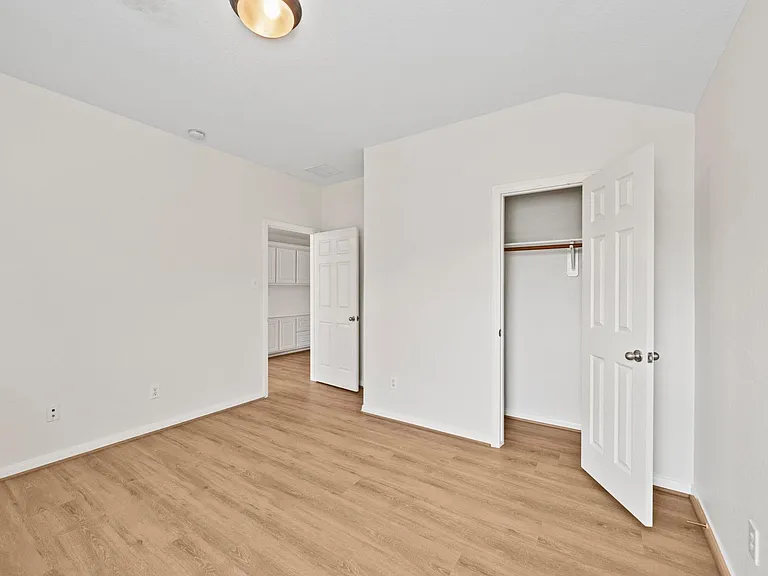 25210 Doves Gate Ct — Photo 31