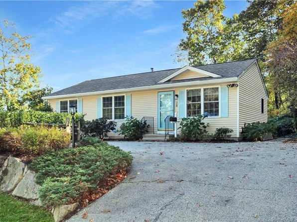 24 North Broad Street, Stonington, CT 06379