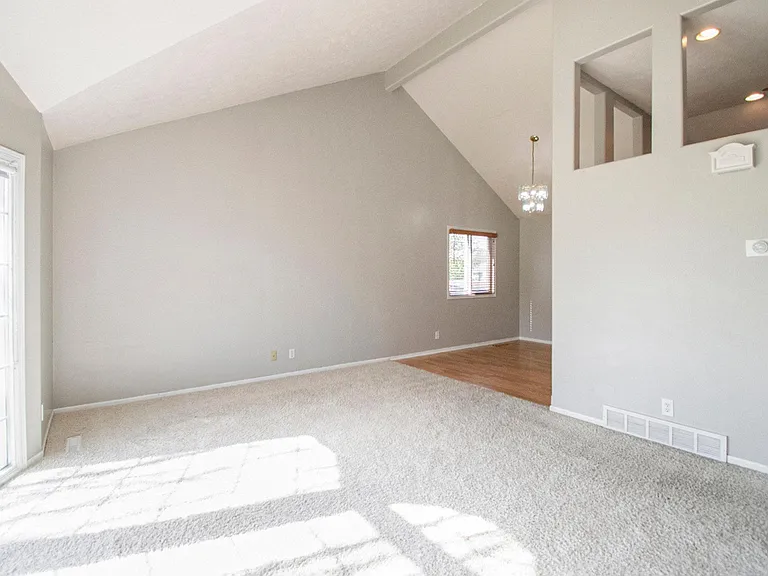 7202 S 155th Ave — Photo 3