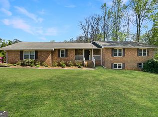 185 Redwood Cir, Fayetteville, GA