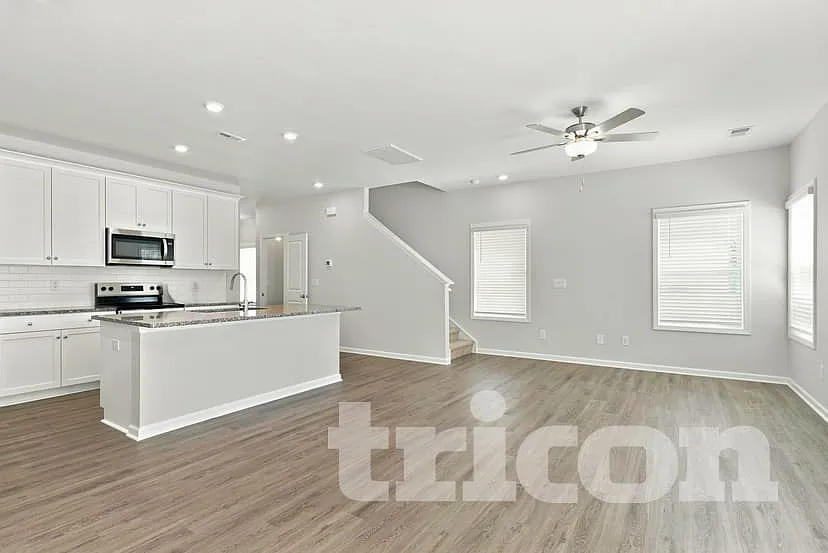 6060 Dutton Dr Charlotte NC — Photo 3