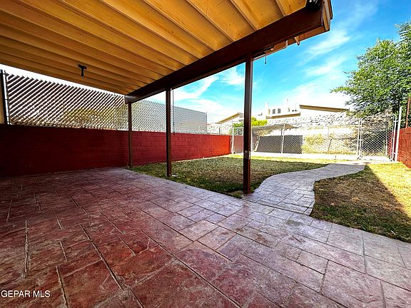 3rd image of 3531 Oasis Dr
