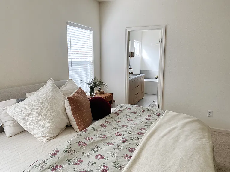 301 Caspian Ct — Photo 9
