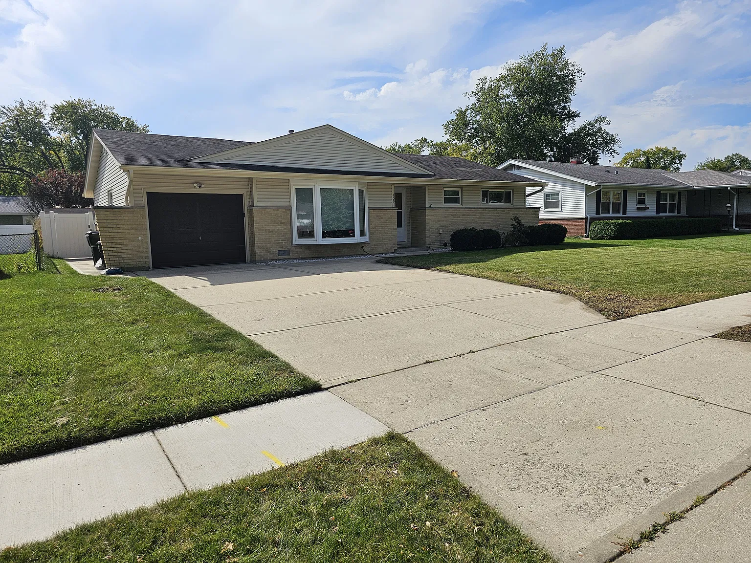 3 bed, 1291 sqft, $3,100 — Photo 1