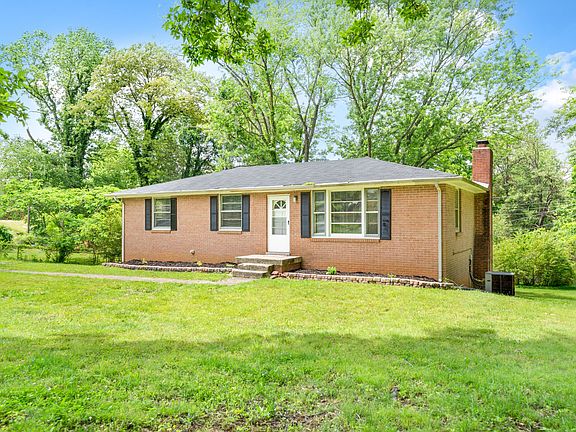 3rd image of 601 Zinnia Dr