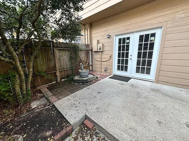 7700 Creekbend Dr #109 — Photo 21