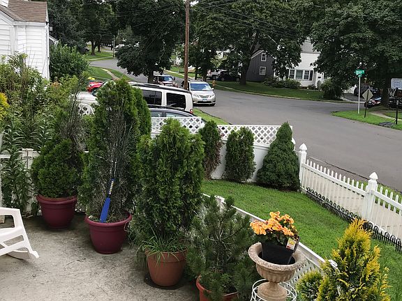 4th image of 95 Lobdell Dr