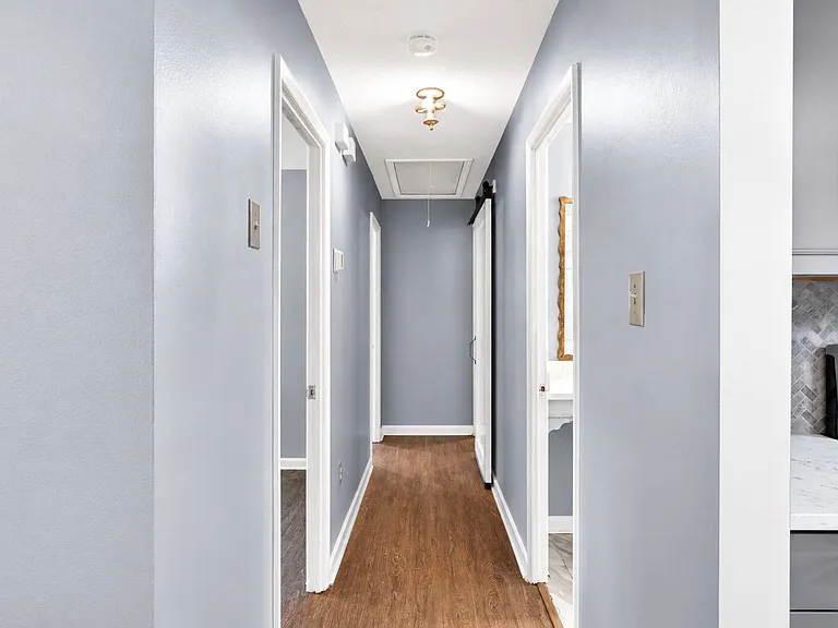 1621 Cloverdale Dr — Photo 12
