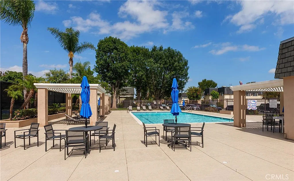 4 bed, 1374 sqft, $3,650 — Photo 4