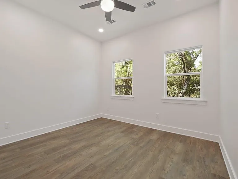 1612 The High Rd — Photo 20