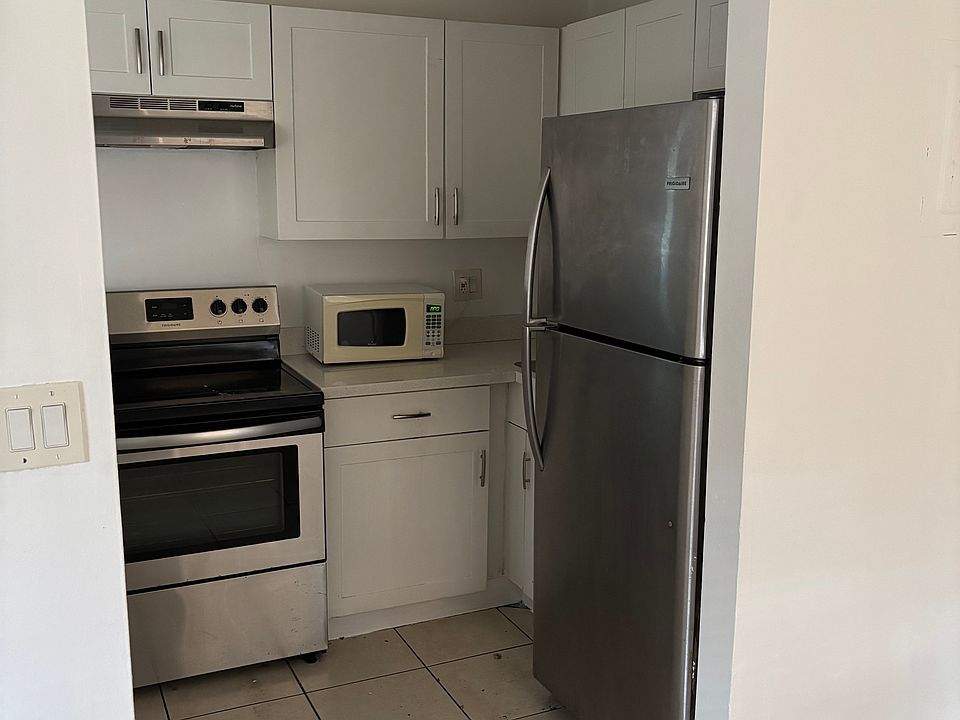 1st image of 101 NE 41st St #135