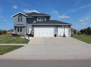6221 Martens Way S, Fargo, ND 58104