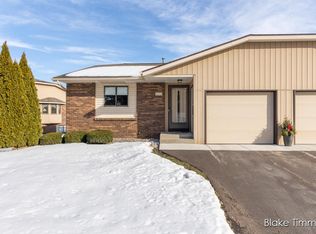 6652 Waterbury Ln SW, Grandville, MI 49418