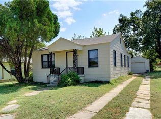 1205 W Gambrell St, Fort Worth, TX 76115