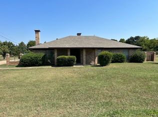 506 W Wrenn St, Savoy, TX 75479