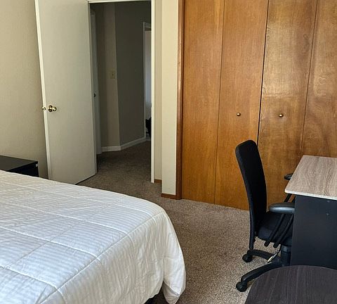 3rd image of 4065 SE Vernie Ct
