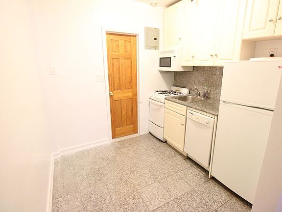 5th image of 308 W 109th St #10R