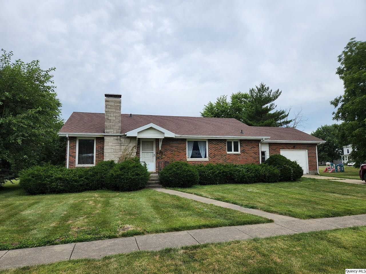 219 N Fair St, Mendon, IL 62351 Zillow