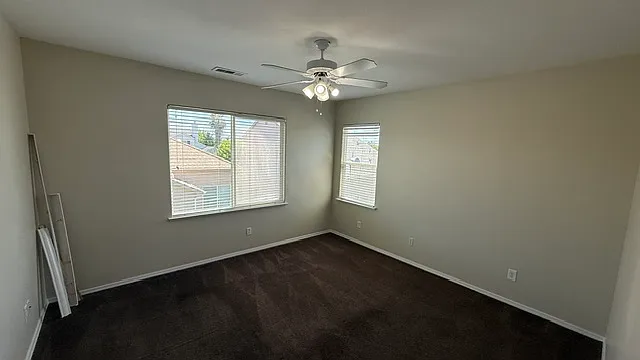 676 W Lisbon Ln — Photo 16