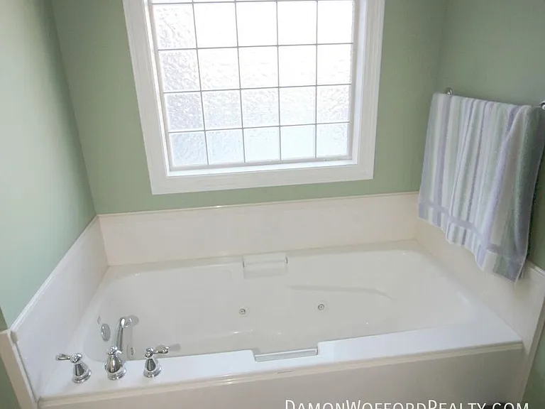 614 Oak Park Cir — Photo 25