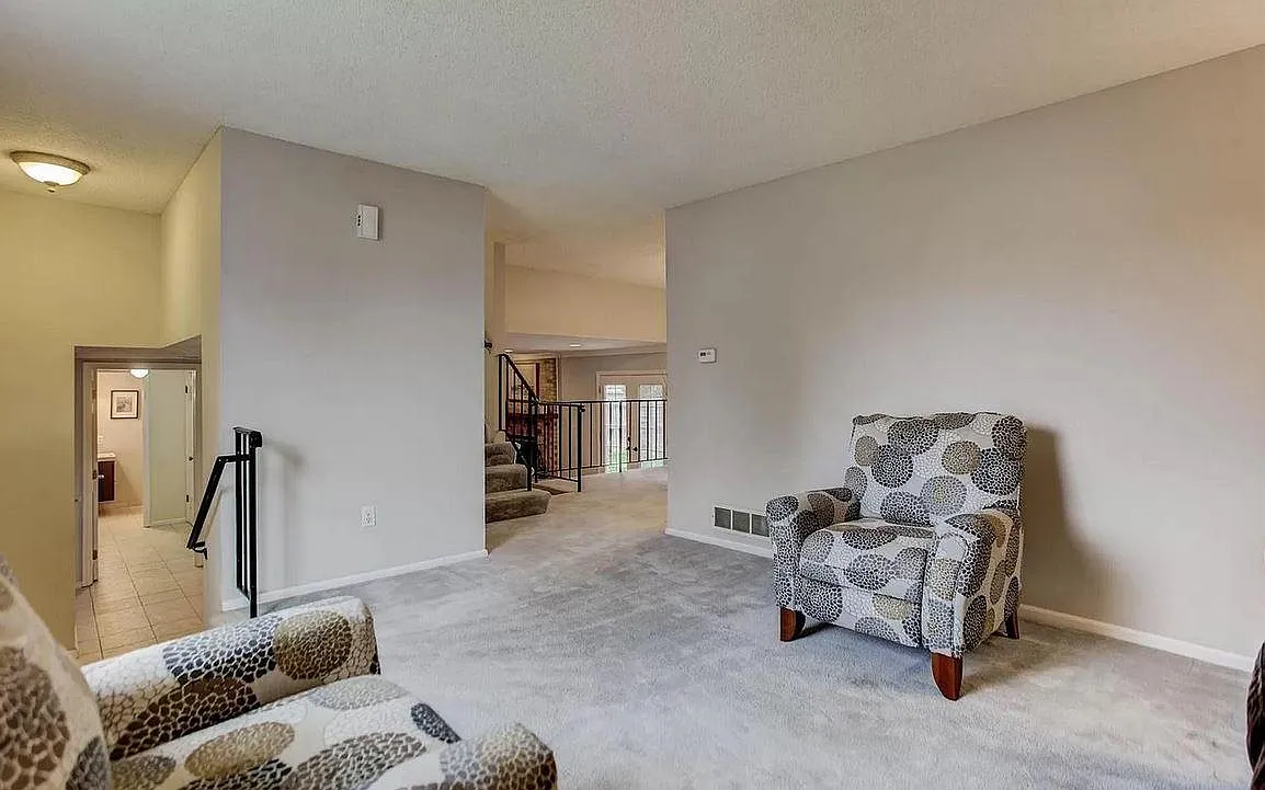 5225 S Pitkin Ct — Photo 2