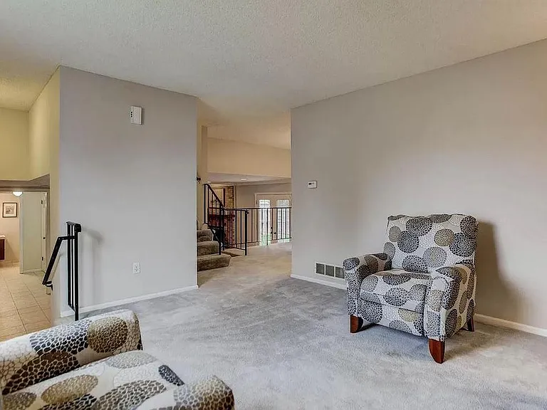 5225 S Pitkin Ct — Photo 2