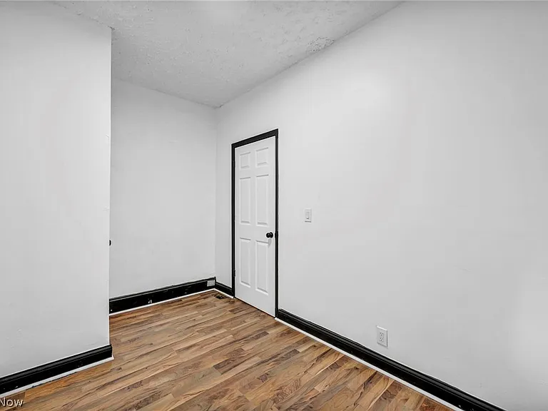 12001 Oakview Ave — Photo 6