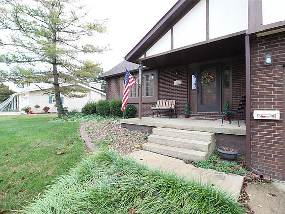 3rd image of 2538 Westmoreland Dr