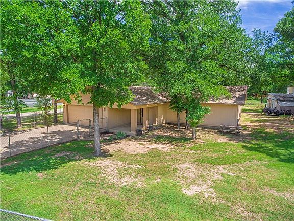 2nd image of 2808 Kings Circle Dr