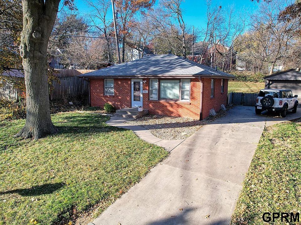 1st image of 3331 Curtis Dr