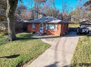 3331 Curtis Dr, Lincoln, NE 68506