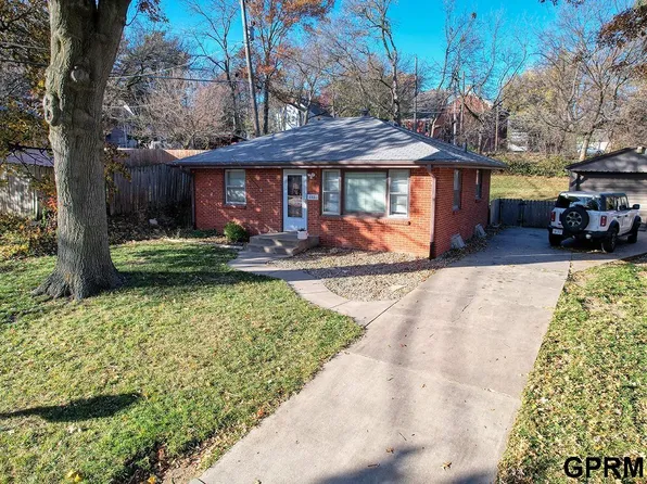 3331 Curtis Dr, Lincoln, NE 68506