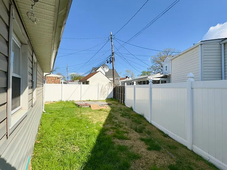 8252 Longpoint Rd — Photo 16