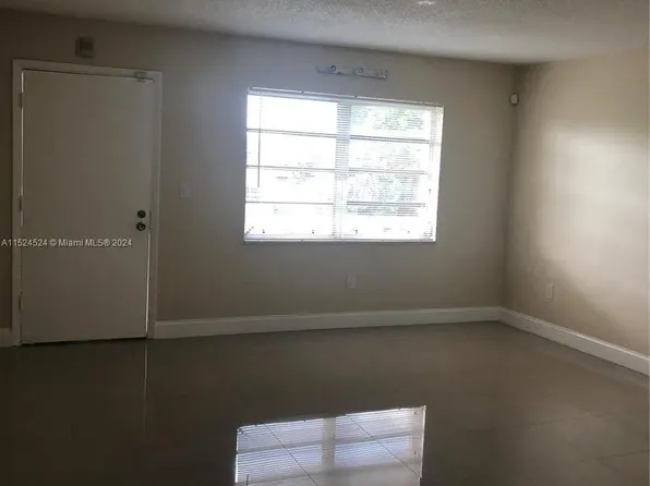 130 NE 202nd Ter APT S22, Miami Gardens, FL 33179