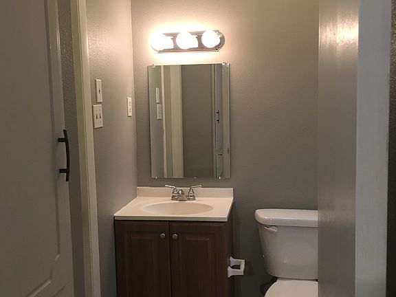 5th image of 306 White Oaks Dr
