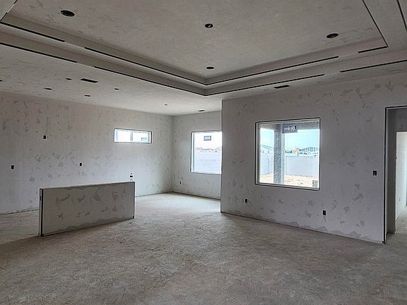 3rd image of 3801 Honeysuckle Dr