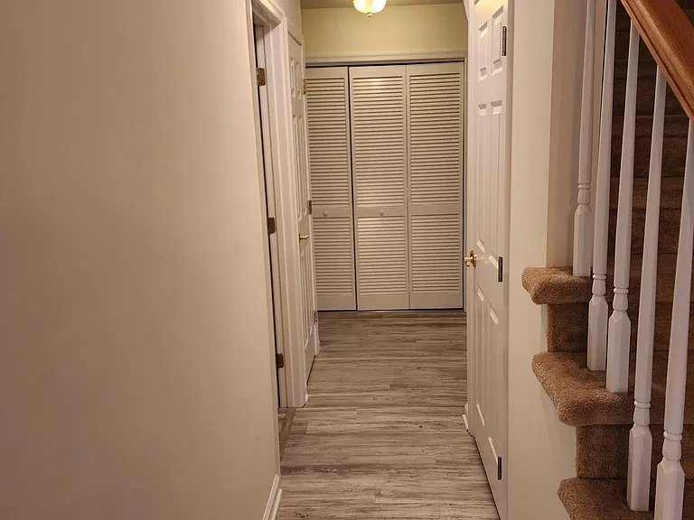 922 Rosalie Way — Photo 7