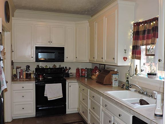 4th image of 133 Oak Hill Dr