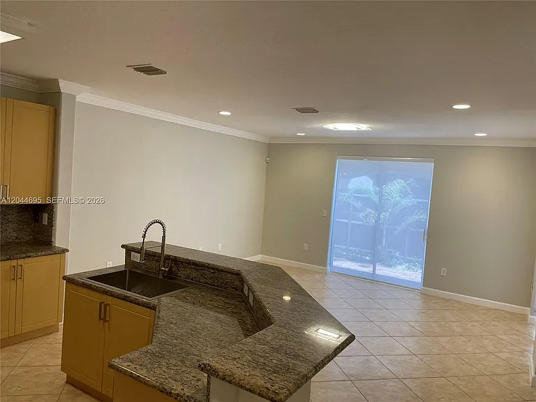 15431 SW 39th Ter — Photo 10