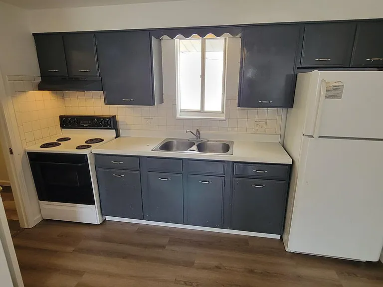 1529 Miami Ave — Photo 11